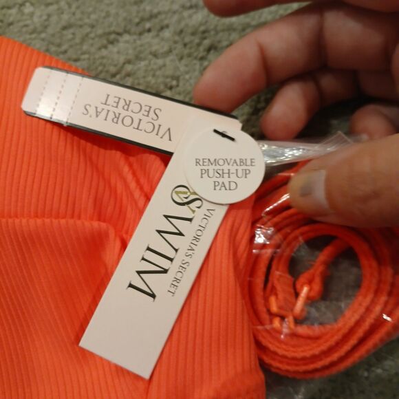 Victorias Secret Twist Front Knockout Strapless Bandeau Bikini Top Size 36B - Picture 5 of 6